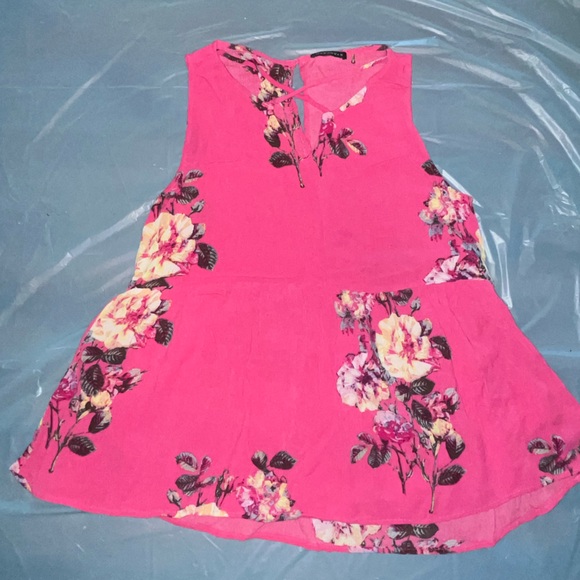 Pink Floral Peplum top - Picture 2 of 6